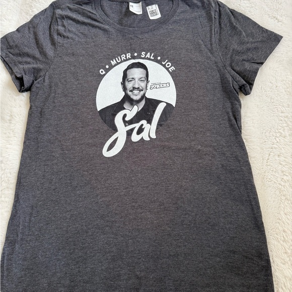 Tops - Gray Graphic T-Shirt